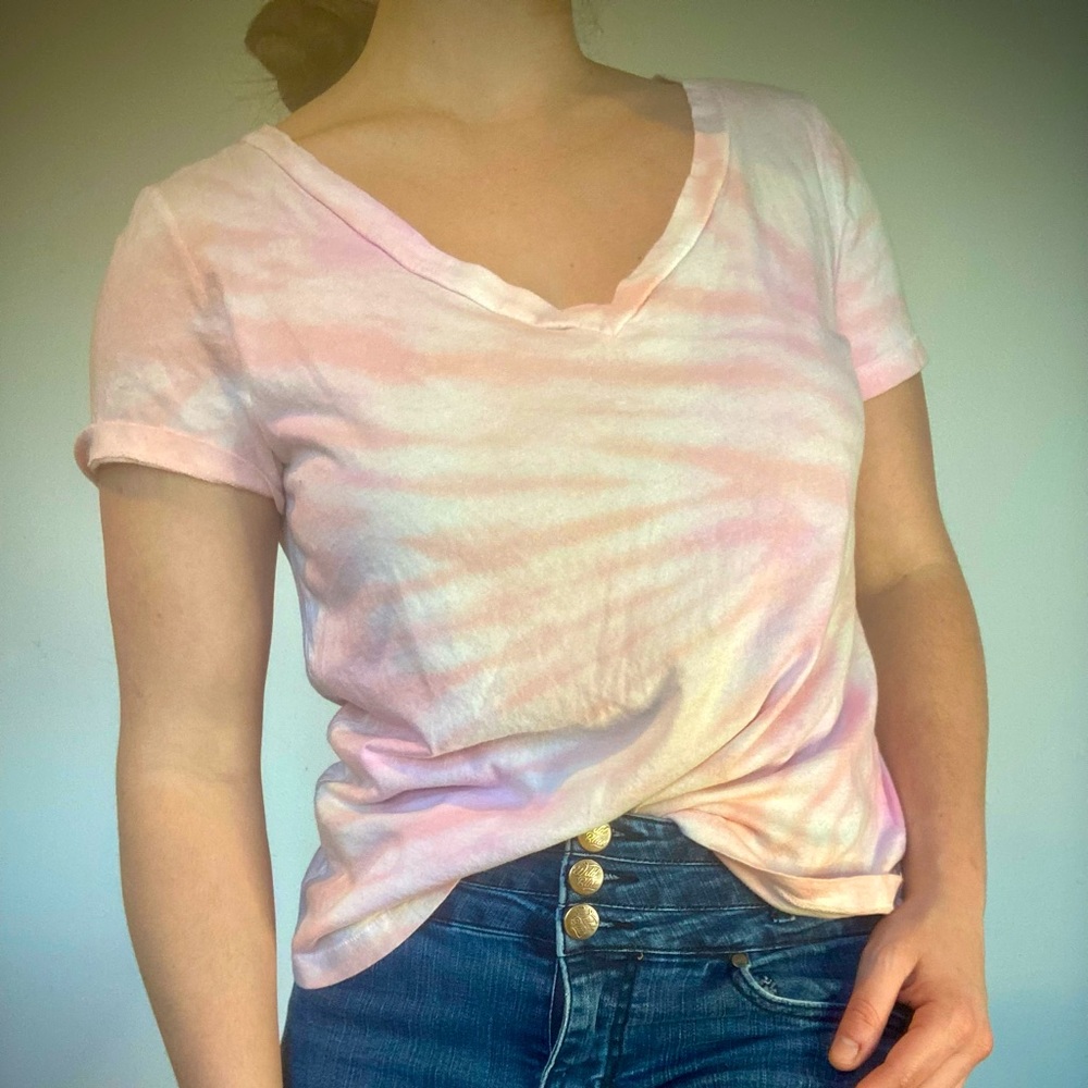 GAP tie-dyed pink tee.